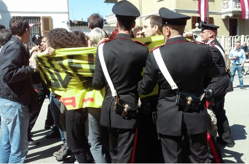 Animalisti bloccano la corsa dei buoi di Caresana