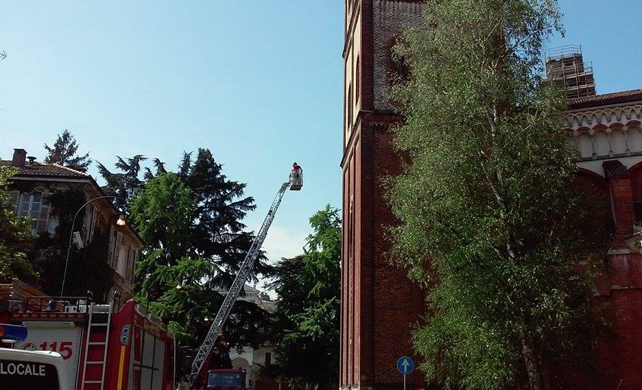 Crollo dal campanile della basilica di S. Andrea
