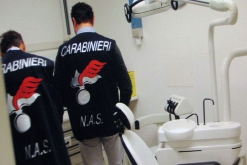 Dentisti “abusivi”. Controlli a tappeto dei Nas