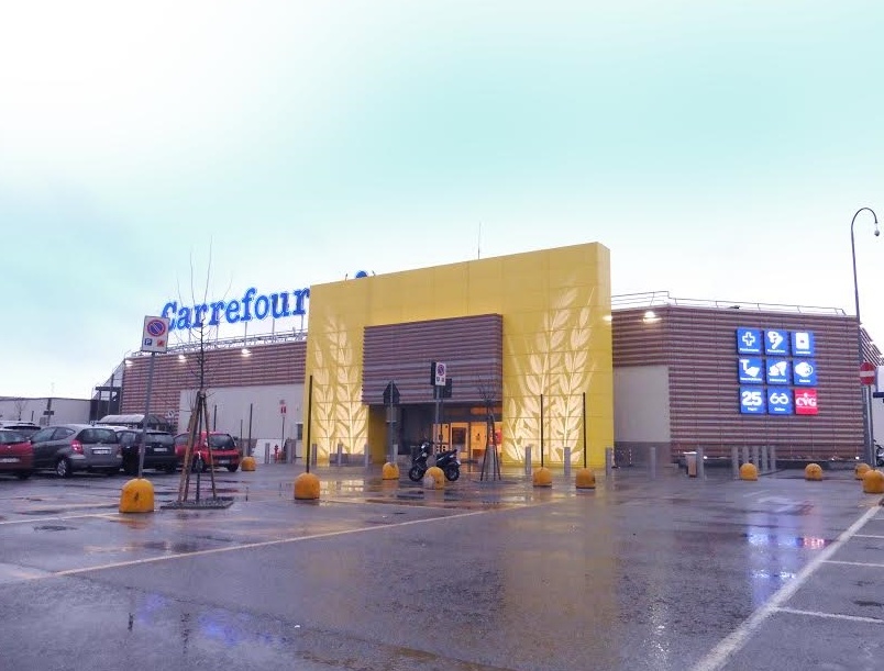 Nuovo look per Carrefour e mega festa il 16 aprile
