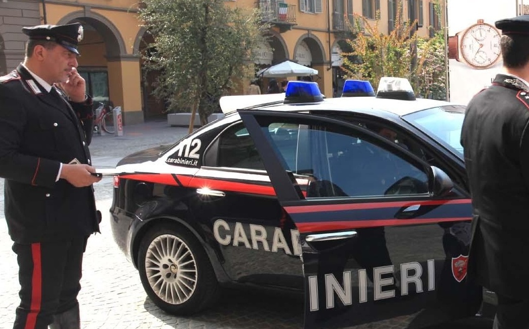 Profughi si prendono a sediate in centro accoglienza