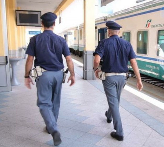 Rapina sul treno finita male per il ladro