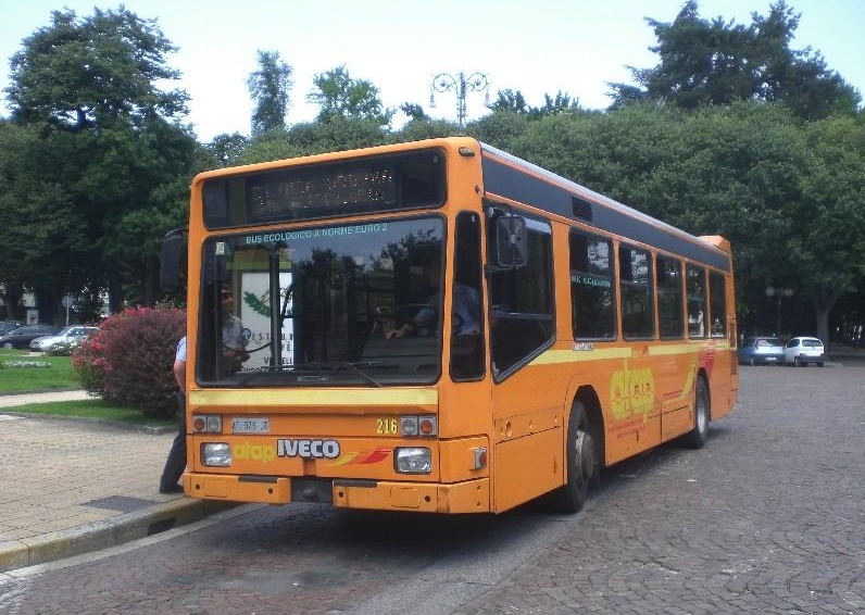 Vigili sui bus urbani. E’ lotta ai bulli a Vercelli