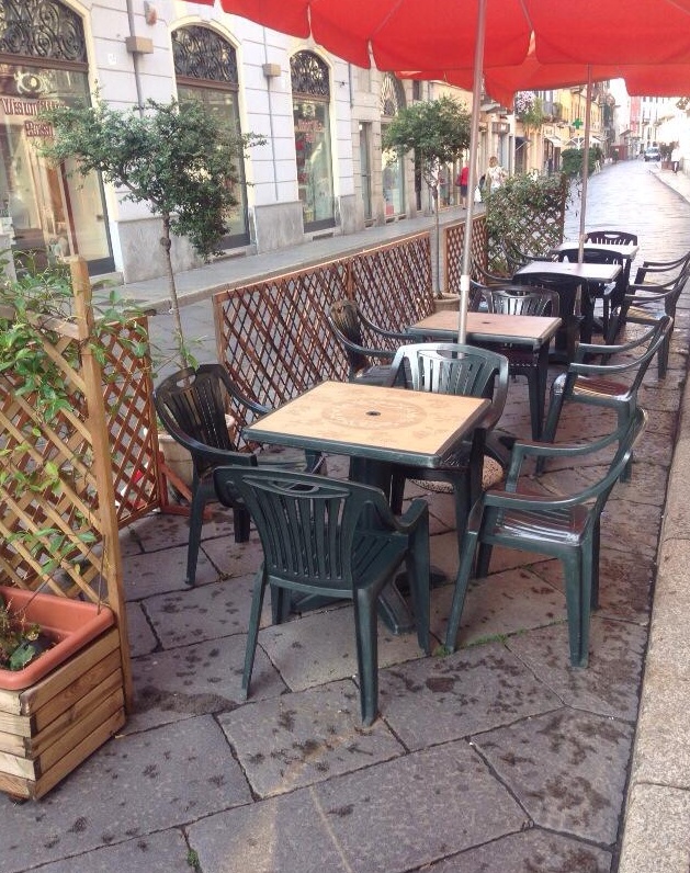 Aggressione al Cin Cin Bar. La vittima al lavoro, l’aggressore in libertà!