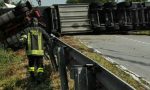 Camion si ribalta sulla A21