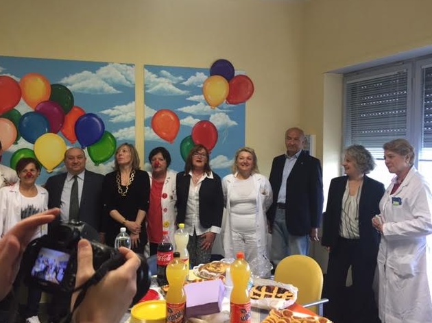 Dal “Pianeta dei clown” nuove attrezzature in dono al reparto di Oncologia