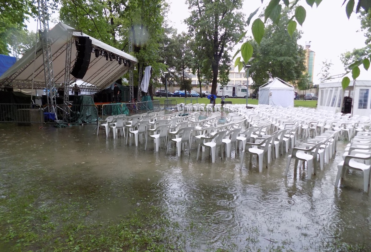 Fattoria in città: si cerca un nuovo luogo per il concerto di Bennato