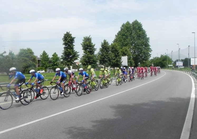 Giro a Vercelli: il video del passaggio