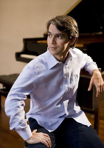 Il pianista Pietro De Maria in concerto al Teatro Civico
