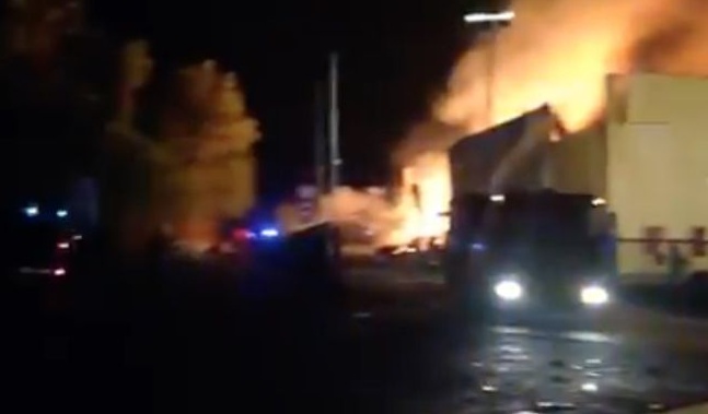 Incendio alla ex Olivetti. Sono 14 i feriti.