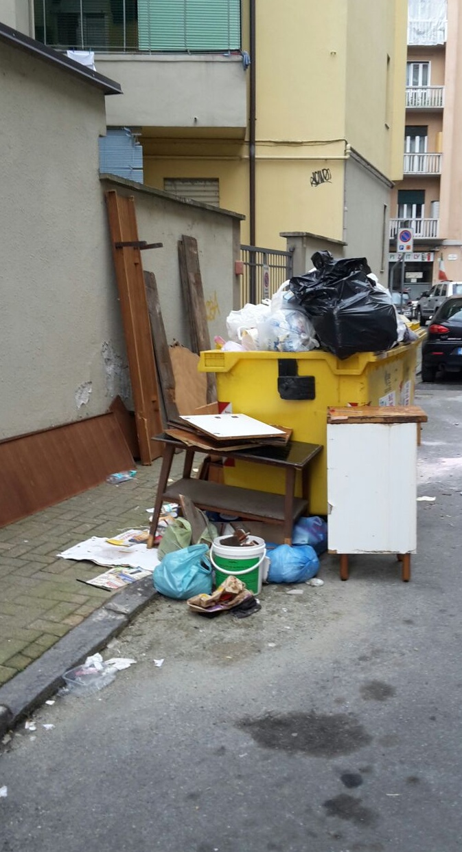 L’ennesimo “punto discarica” in città