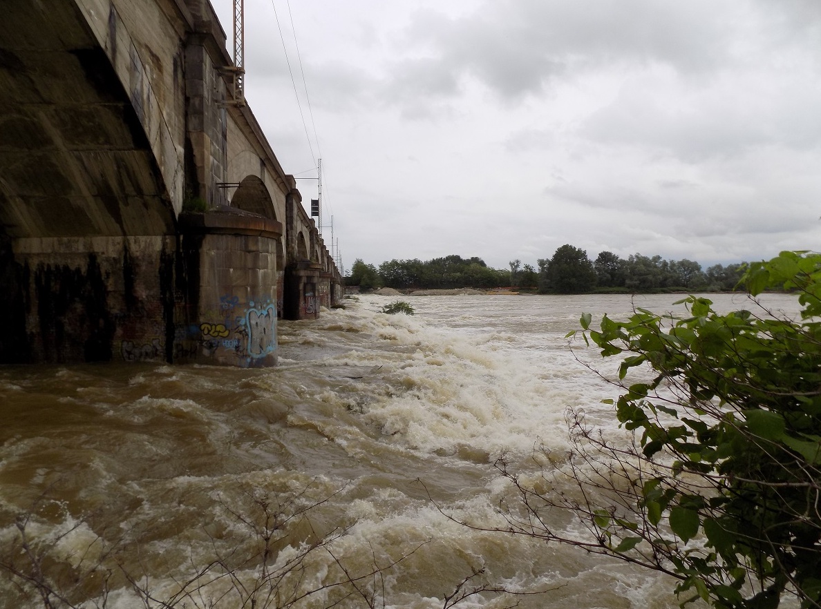 Maltempo, ancora “allerta gialla” – La fotogallery e il video del Sesia