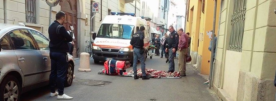 Operato nella notte, è in gravi condizioni l’uomo precipitato ieri dal balcone