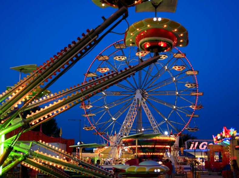 SiAmo Vercelli, raccolta firme contro il Luna Park in città