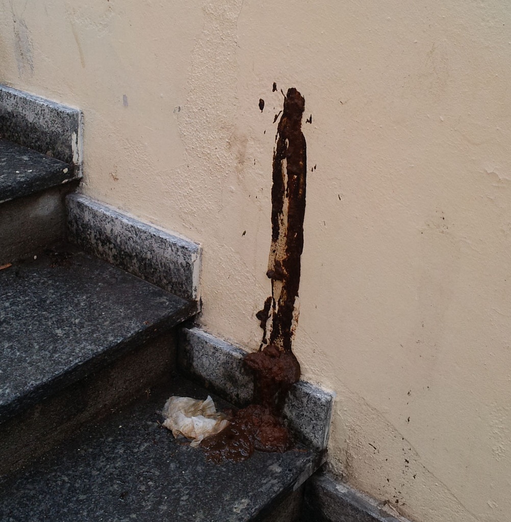 Sottopasso dell’Isola: che schifo!