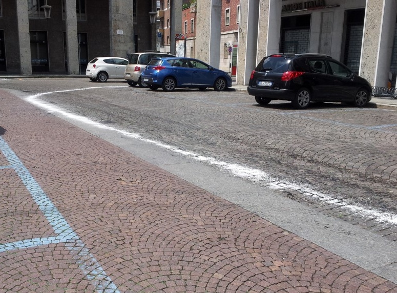Bonificata scia d’olio in piazza Zumaglini