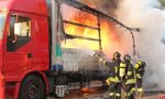 Camion con scarti tossici a fuoco sulla A26