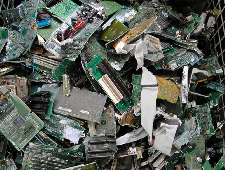 Flop di raccolta rifiuti elettronici a Vercelli