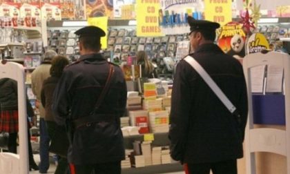 I carabinieri comprano i succhi rubati da un disoccupato alla Coop