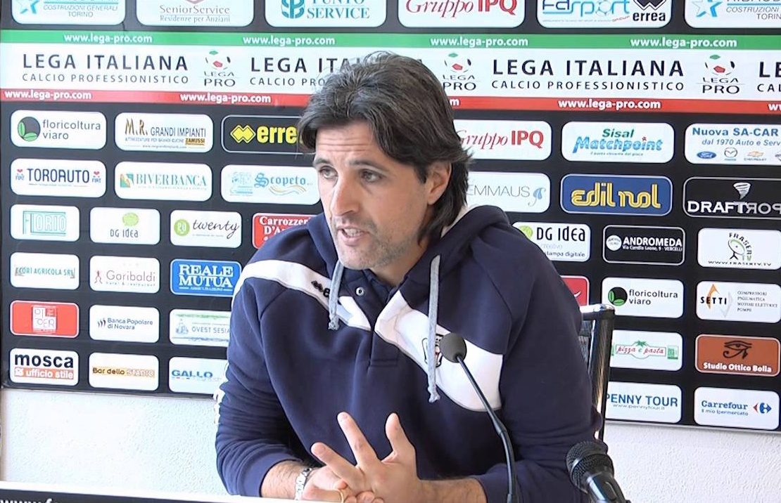 Pro Vercelli, Turone vice allenatore a Livorno