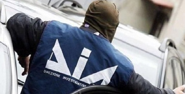 Traffico d’armi per la camorra. Anche un vercellese tra gli arrestati