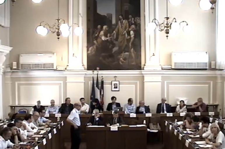 Vercelli Amica salva la maggioranza