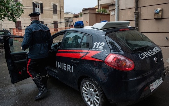 Era agli arresti domiciliari ma passeggiava per la città. Finisce in carcere a Vercelli