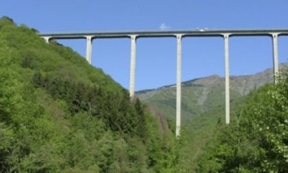 Si butta da un ponte 41enne del Vercellese