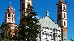 Vercellae Hospitales, la messa con la corale gregoriana anticipata alle 10 di domenica 13 aprile