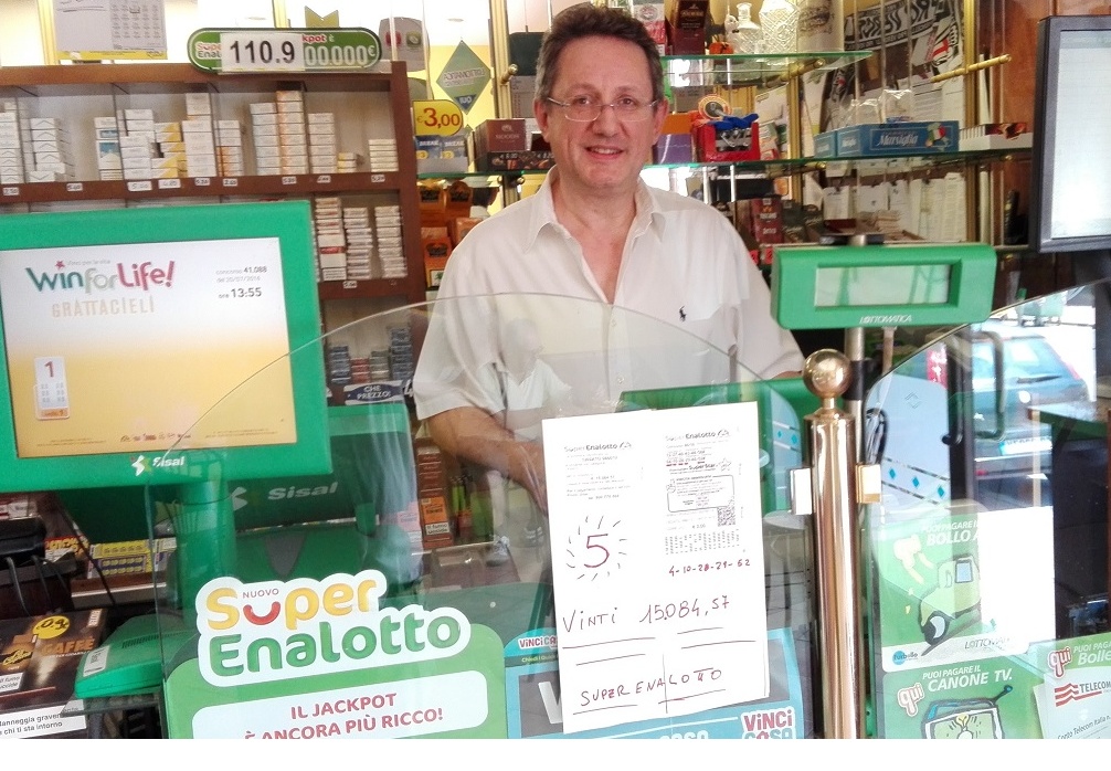 Vercellese vince 15000 euro al superenalotto