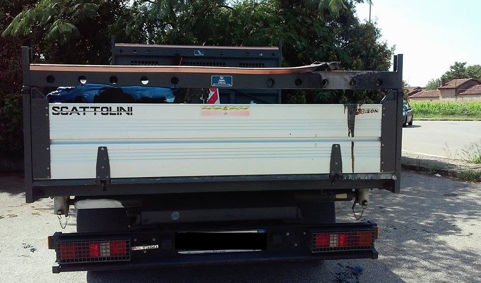 VERCELLI: camioncino in fiamme al rione Concordia