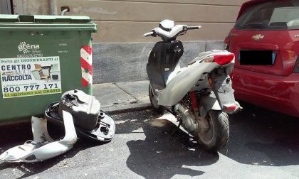 VERCELLI: ora abbandonano tra i rifiuti pure gli scooter!