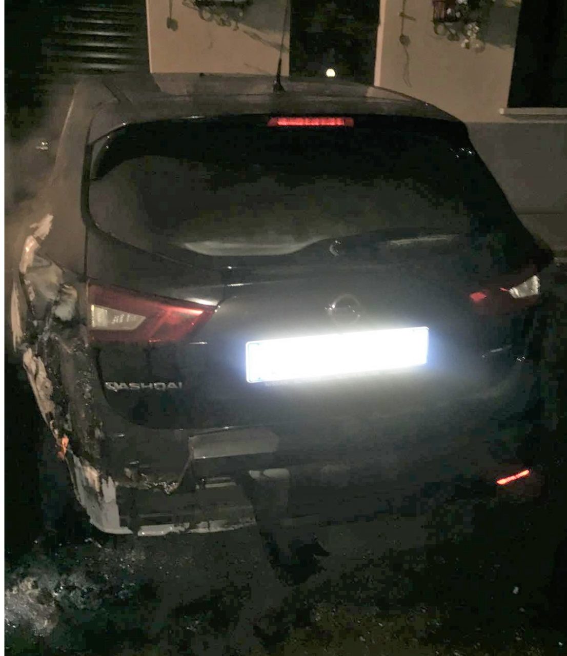 CRONACA: Incendio doloso di una Nissan Qashqai