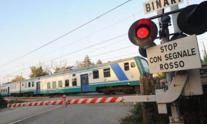CRONACA: auto abbatte passaggio a livello. Linea da Mortara a Vercelli in difficoltà