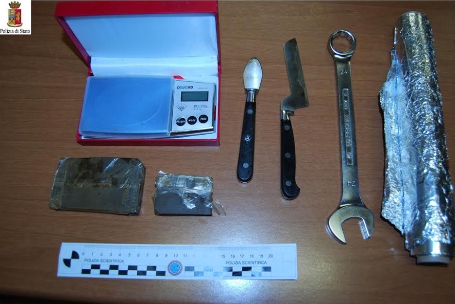 Hashish e armi: denunciato un minorenne