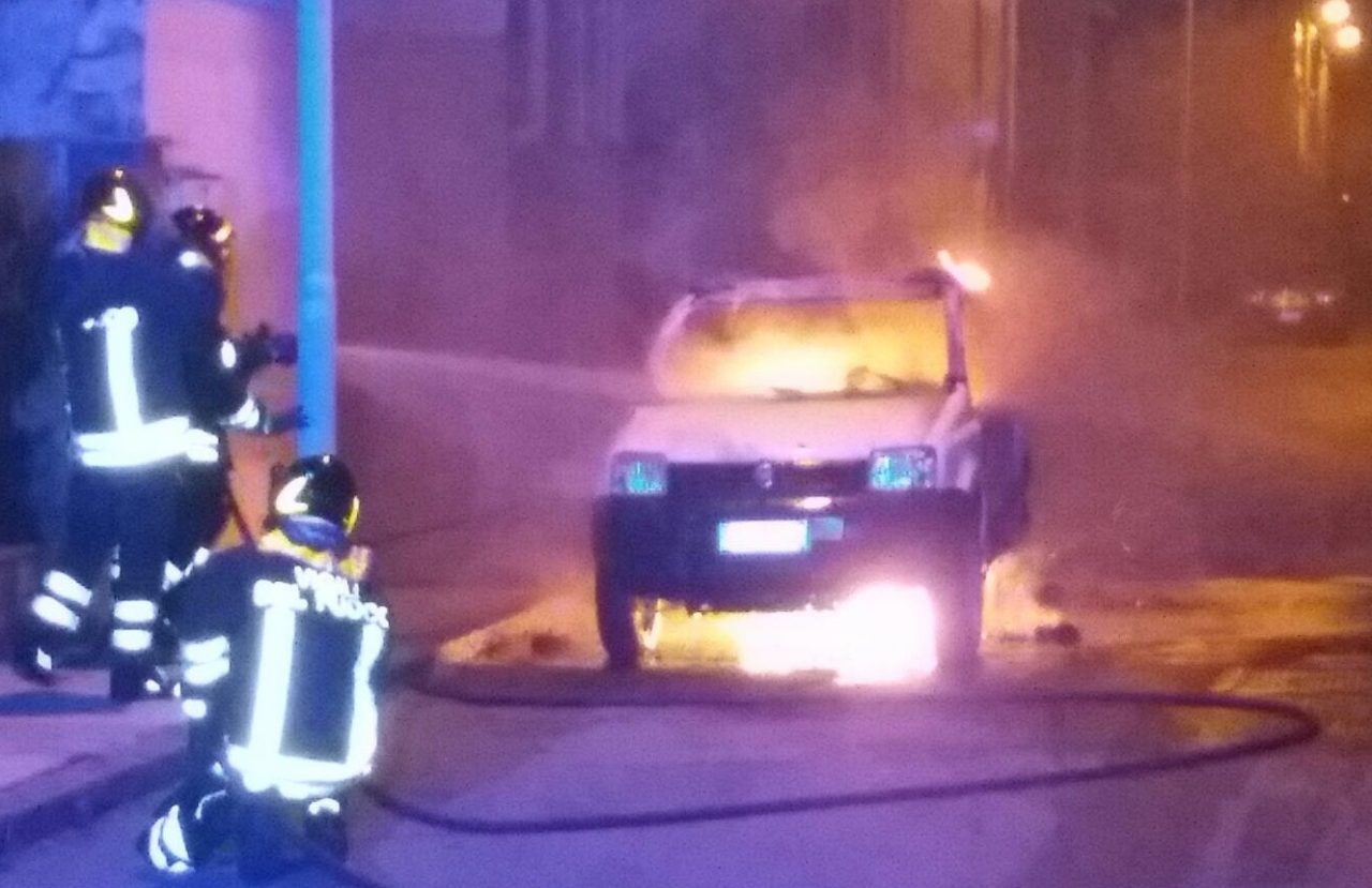 PIROMANI & VANDALI: Una mozione di VercelliAmica