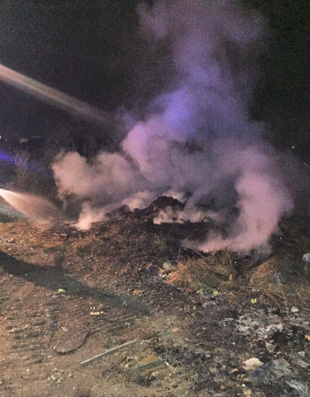 ROGO NOTTURNO: in cenere cumulo di spazzatura