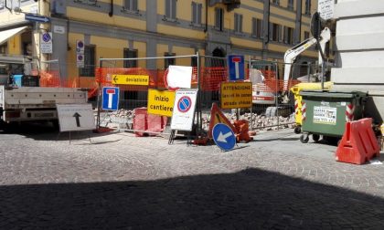 Via Duomo: due mesi per 80 metri di pavè!