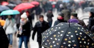 METEO: domani pioggia. Temperature minime in picchiata