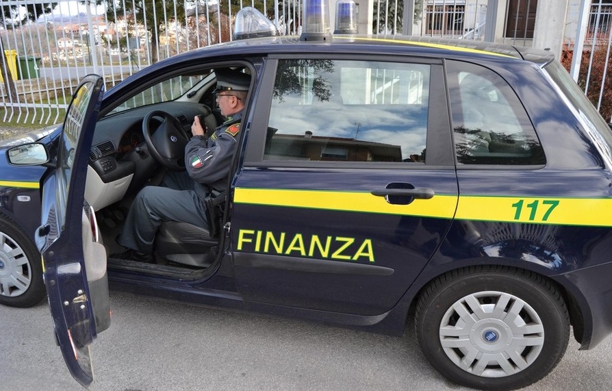 SEQUESTRATI 130.000 EURO a gestore di slot