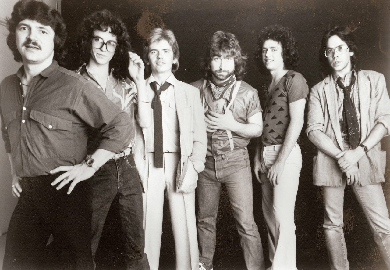 ANNI 80 A VERCELLI: La musica dei Toto nel bar di Cecco