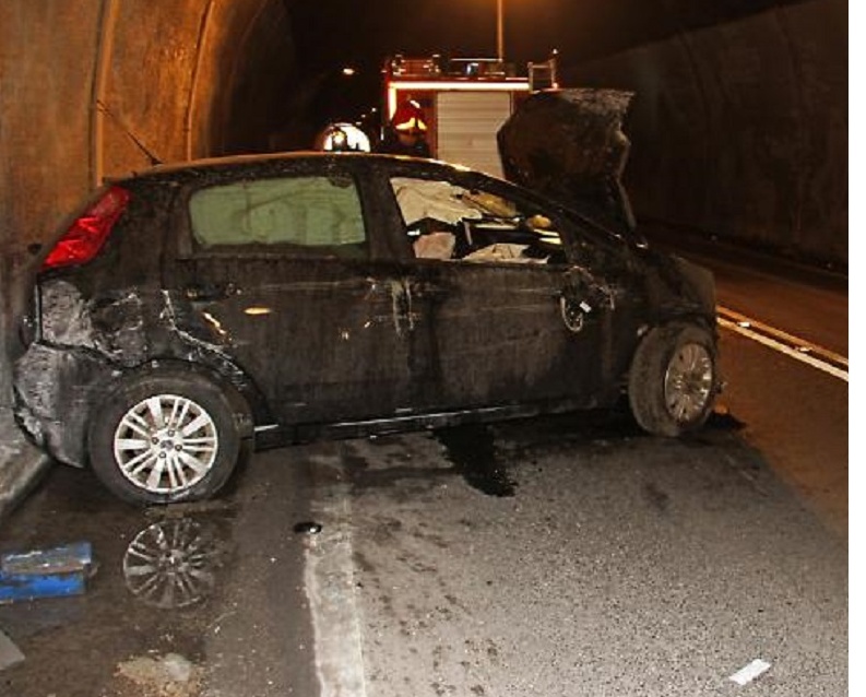 CRONACA: finisce contro un muro in auto, illeso!