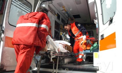 CRONACA: scaraventa la fidanzata fuori dall'auto