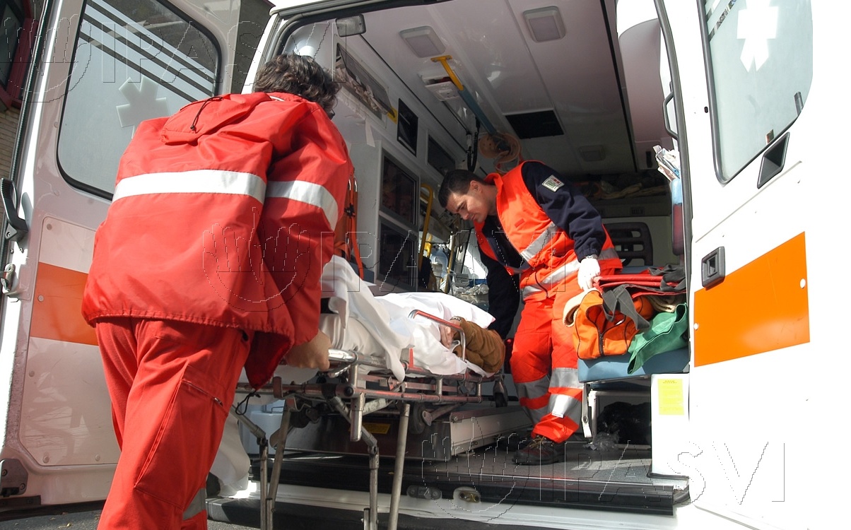 CRONACA: scaraventa la fidanzata fuori dall’auto