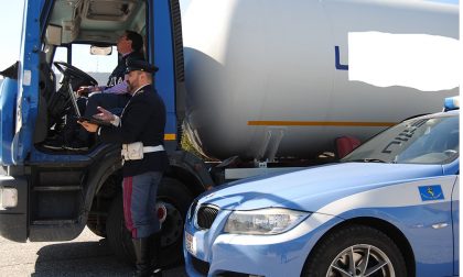 POLSTRADA: Fermato camionista senza patente e assicurazione