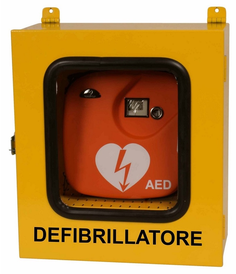 SALVAVITA: Da lunedì tre defibrillatori in centro