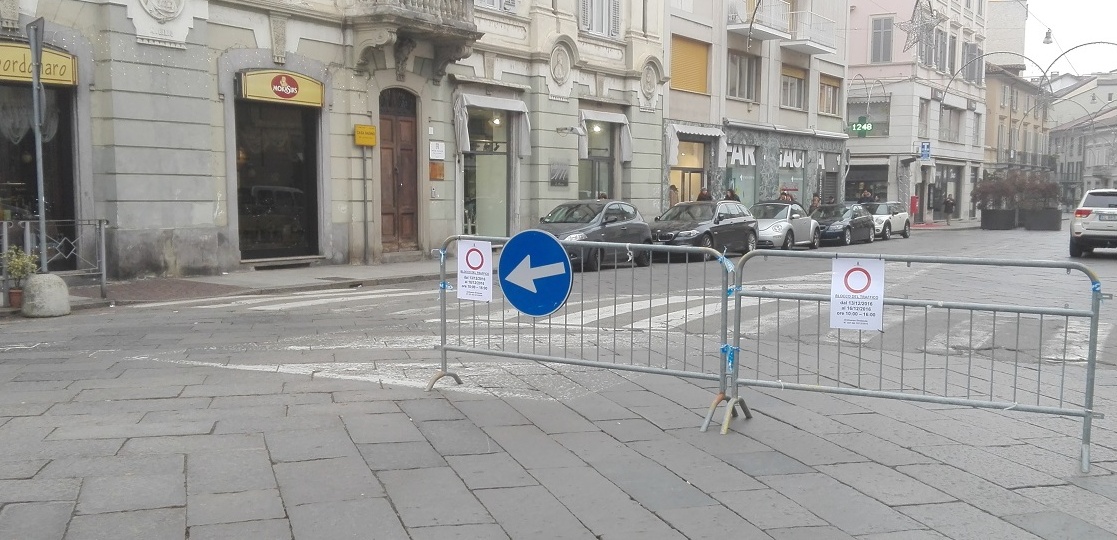BLOCCO TRAFFICO: lo strano caso del parcheggione…