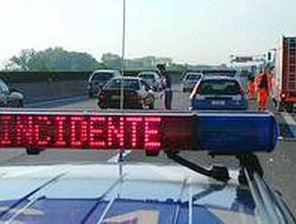 CRONACA: incidente sulla A1. Coinvolta una famiglia vercellese