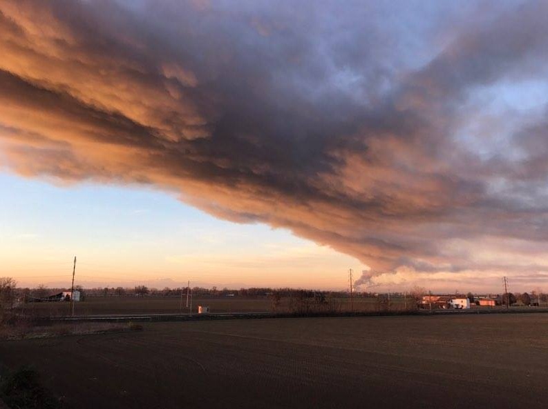 CRONACA: le foto e il video dell’incendio alla raffineria