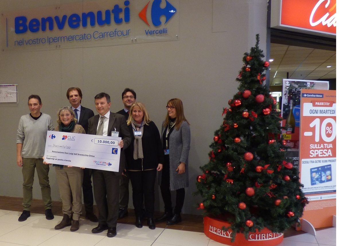 Carrefour dona 10.000 euro alla onlus Don Luigi